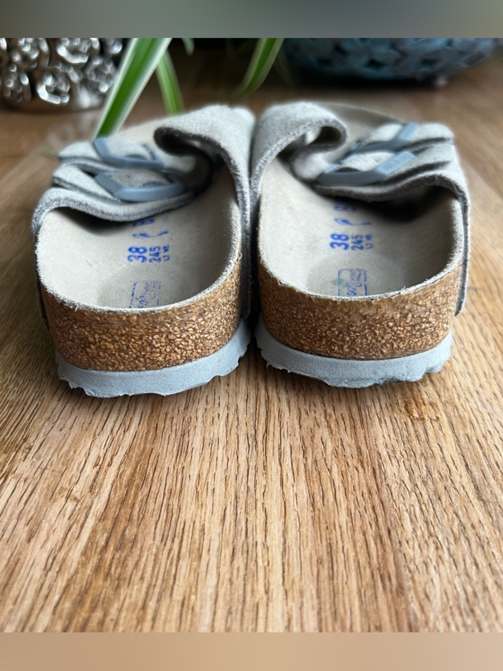 BIRKENSTOCK Arizona Soft Footbed Sandals in Taupe
• Size 38 - Picture 7 of 7